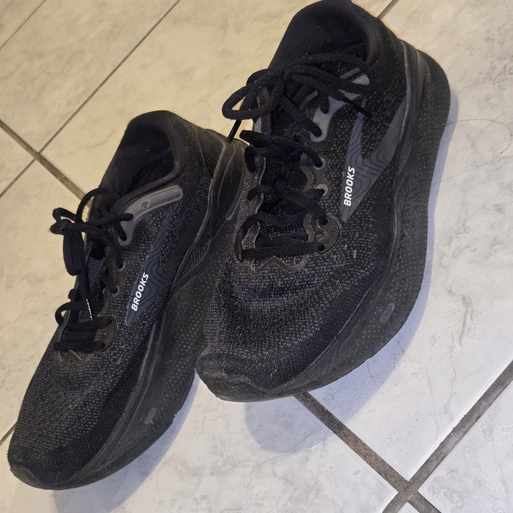 Brooks Ghost Max - image 1